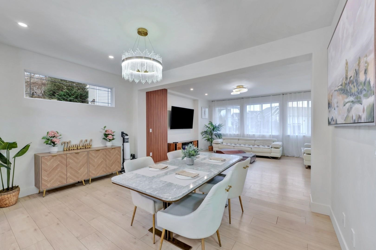 Breakfast Nook Photo of 15100 61 Avenue, Surrey, BC