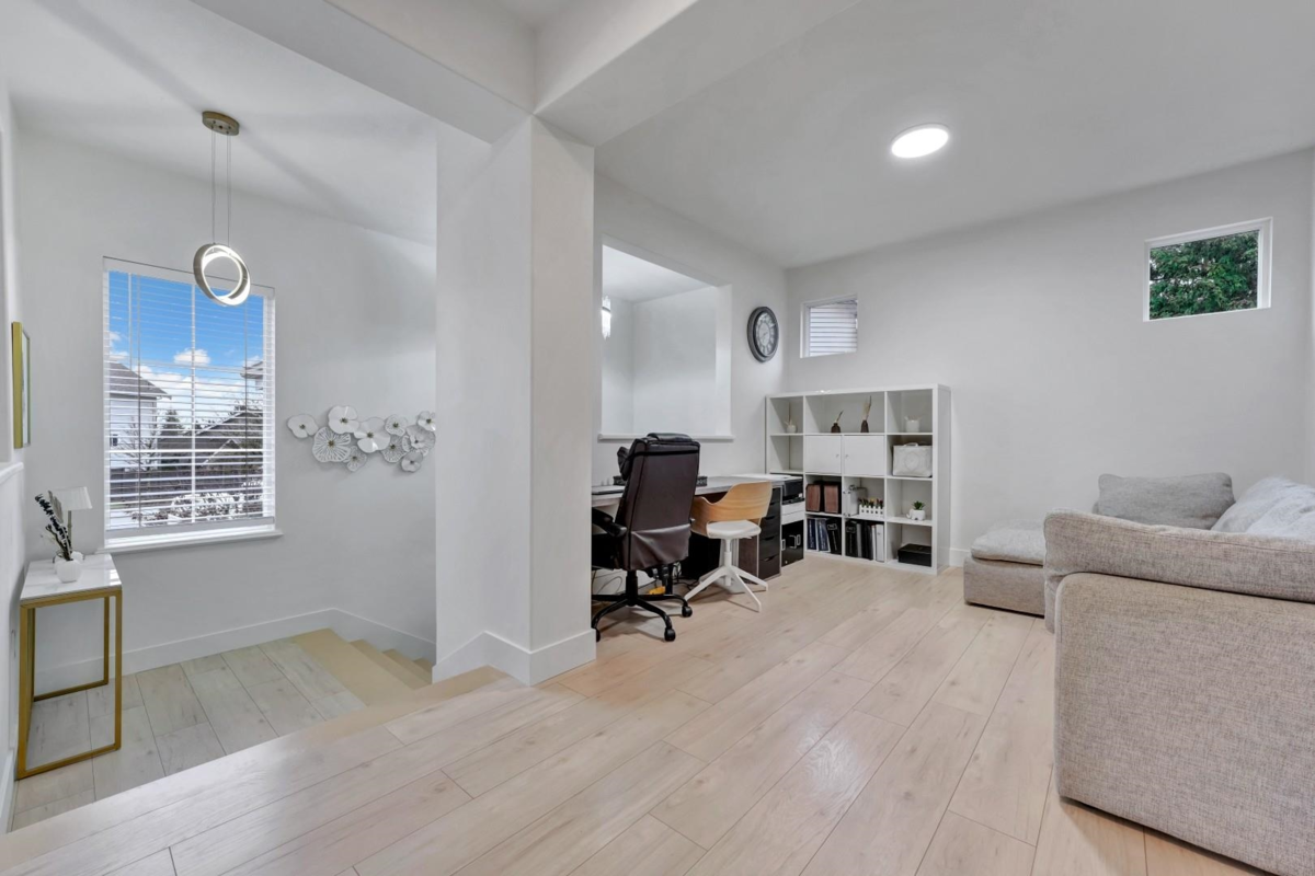 Dining Area Photo of 15100 61 Avenue, Surrey, BC