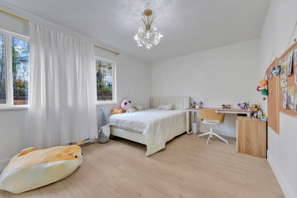 Entry Foyer Photo of 15100 61 Avenue, Surrey, BC