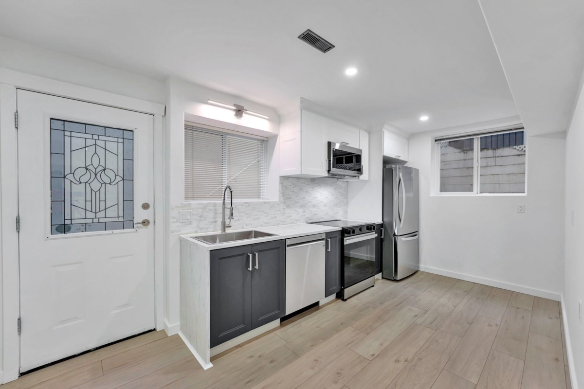 Outdoor Deck Photo of 15100 61 Avenue, Surrey, BC