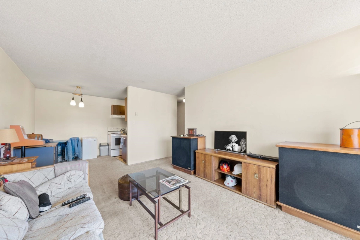 Primary Bathroom Photo of 309 135 W 21st Street, North Vancouver, BC