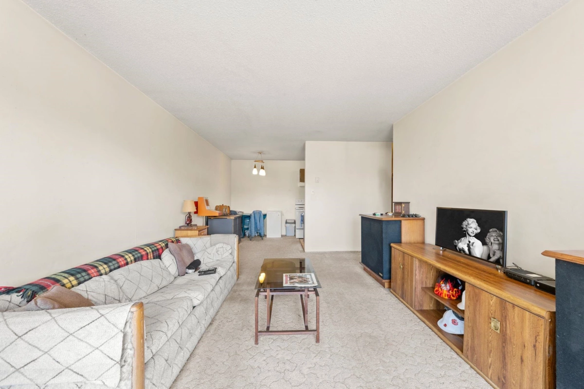 Primary Bedroom Photo of 309 135 W 21st Street, North Vancouver, BC