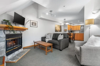 217 2050 Lake Placid Road, Whistler, BC, Whistler — Apartment/Condo for sale