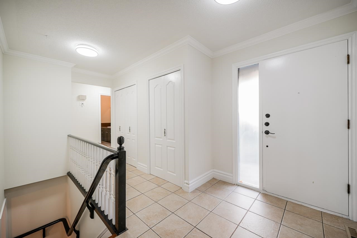 Kitchen Island Photo of 10042 Fairbanks Crescent, Chilliwack, BC