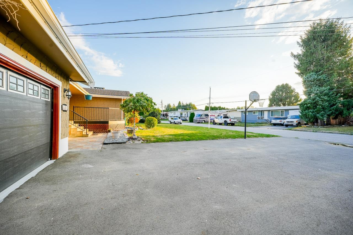 Outdoor Kitchen Photo of 10042 Fairbanks Crescent, Chilliwack, BC