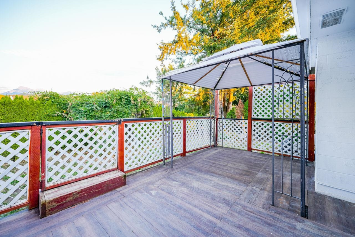 Staircase Photo of 10042 Fairbanks Crescent, Chilliwack, BC