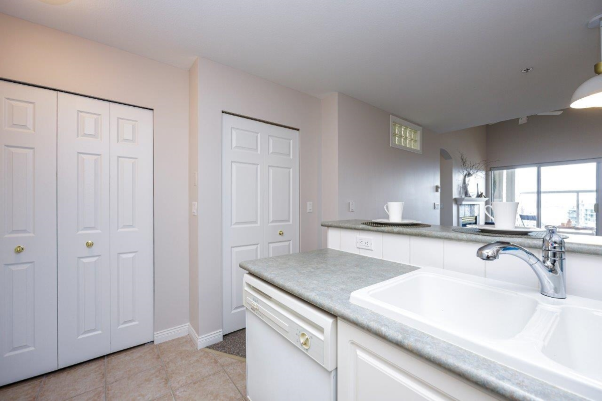 Dining Area Photo of 410 155 E 3rd Street, North Vancouver, BC