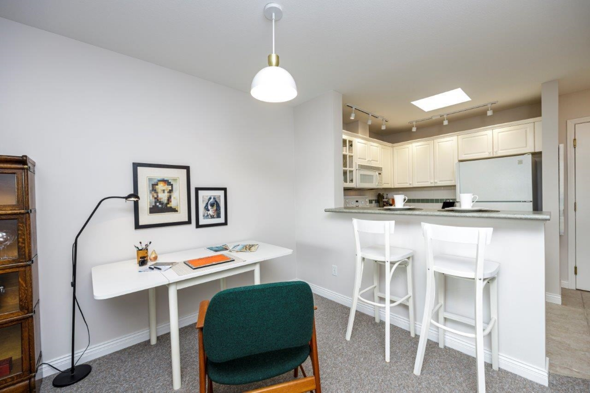 Kitchen Photo of 410 155 E 3rd Street, North Vancouver, BC