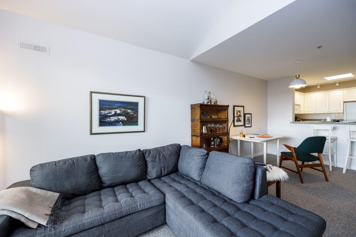 Primary Bedroom Photo of 410 155 E 3rd Street, North Vancouver, BC