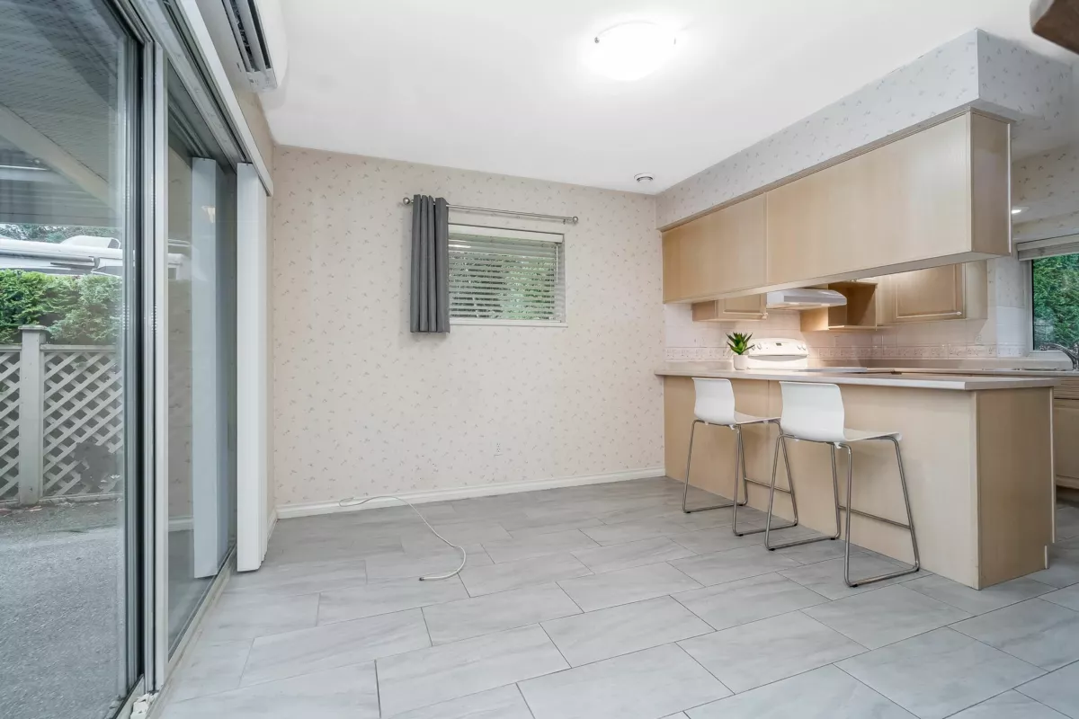 Walk-In Closet Photo of 31 21746 52 Avenue, Langley, BC