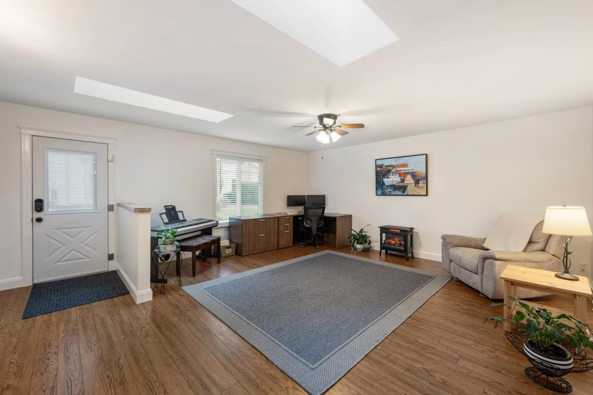 Guest Bathroom Photo of 5259 197a Street, Langley, BC