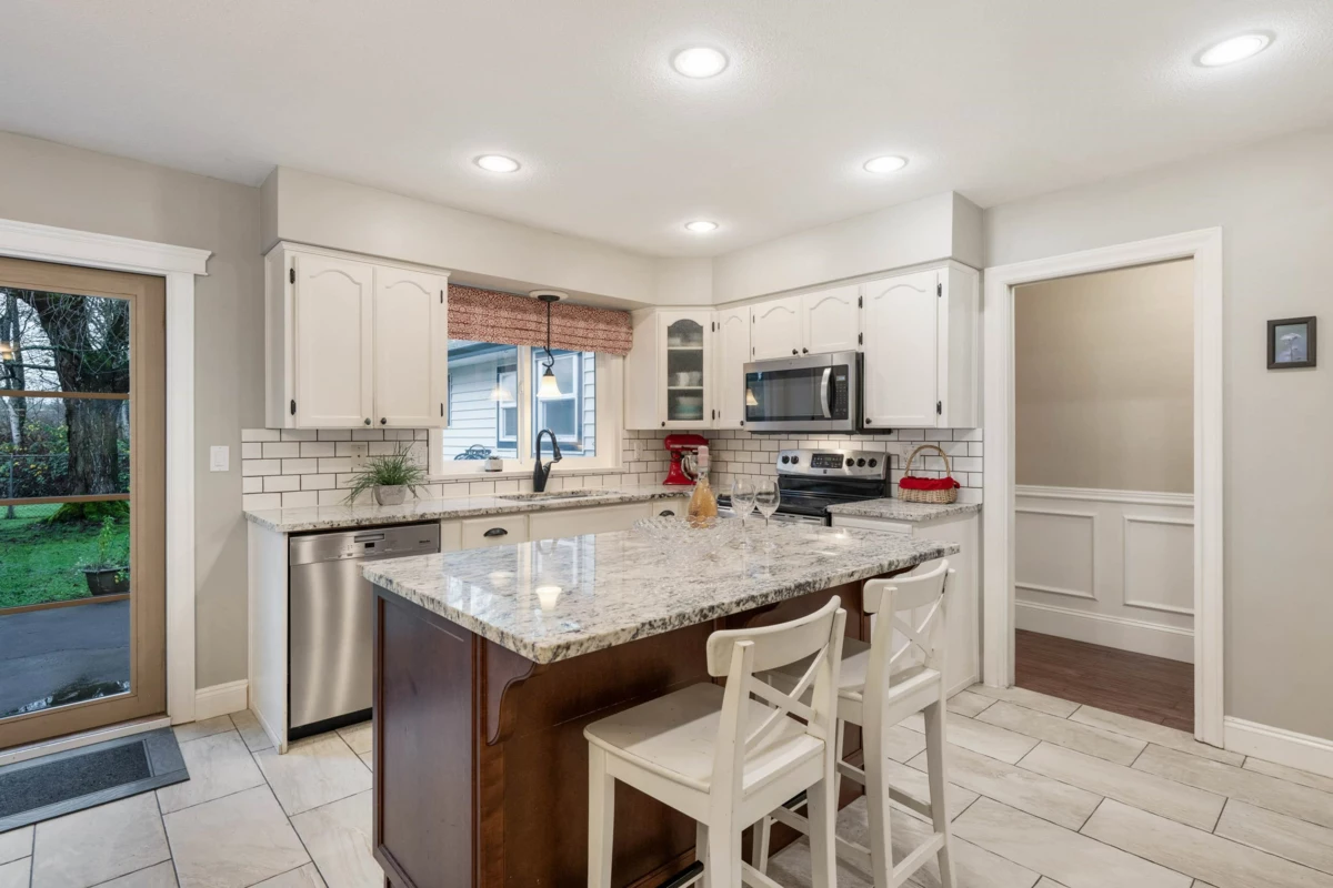 Primary Bathroom Photo of 5259 197a Street, Langley, BC