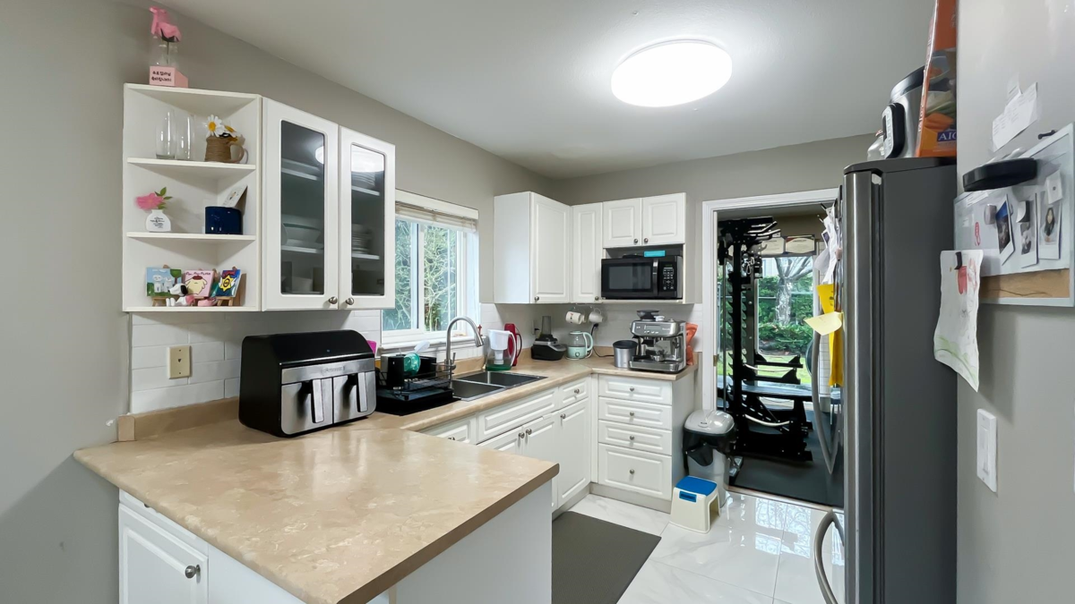 Kitchen Island Photo of 315 16233 82 Avenue, Surrey, BC