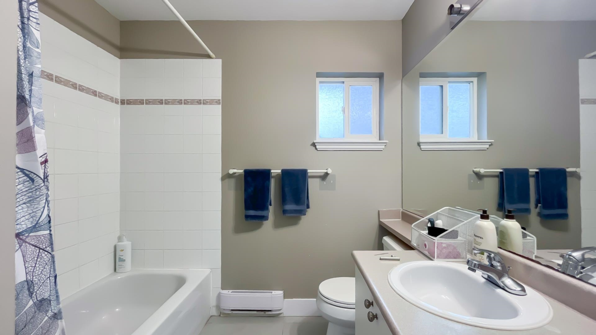 Staircase Photo of 315 16233 82 Avenue, Surrey, BC