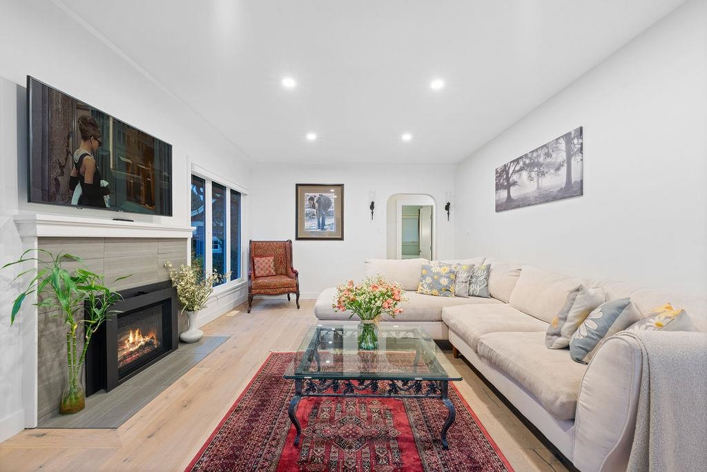 Family Room Photo of 1436 Grand Boulevard, North Vancouver, BC