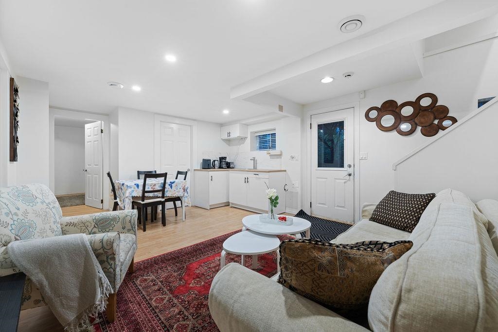 Outdoor Deck Photo of 1436 Grand Boulevard, North Vancouver, BC