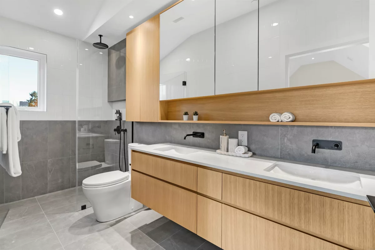 Backyard Photo of 2 2764 W 14th Avenue, Vancouver, BC