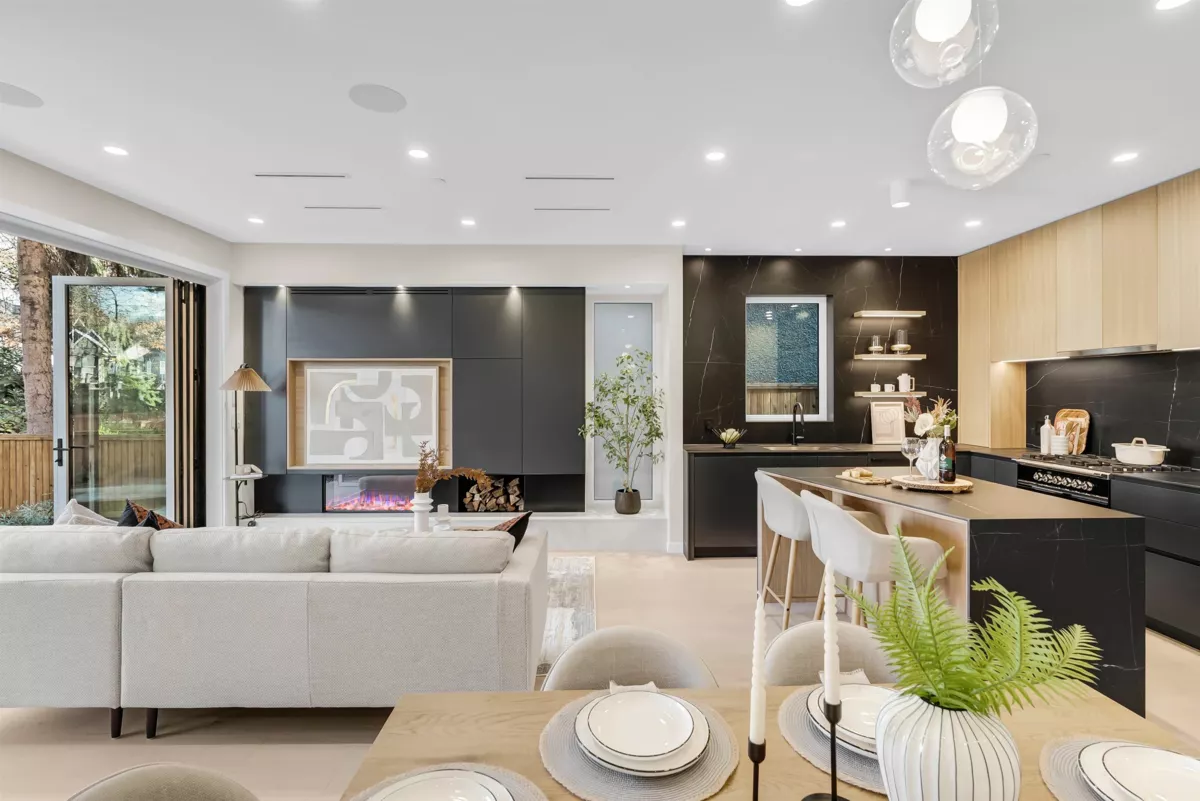 Breakfast Nook Photo of 2 2764 W 14th Avenue, Vancouver, BC