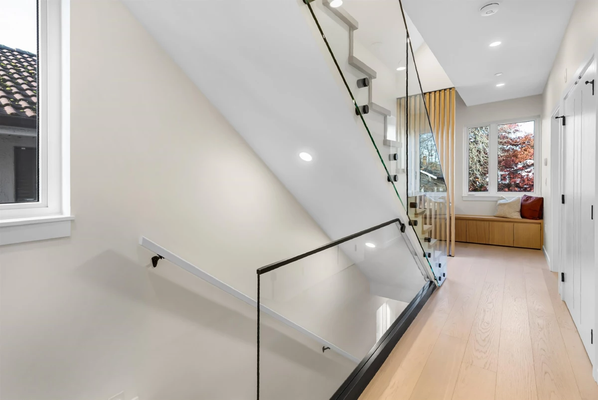 Powder Room Photo of 2 2764 W 14th Avenue, Vancouver, BC