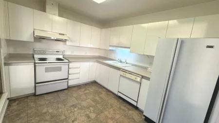 903 4830 Bennett Street, Burnaby, BC, Burnaby — Apartment/Condo for sale