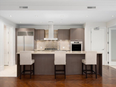 Kitchen Photo of 401 508 Waters Edge Crescent, West Vancouver, BC