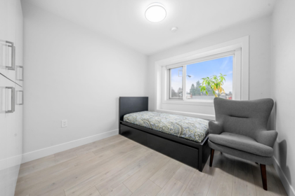 Powder Room Photo of 6751 Knight Street, Vancouver, BC
