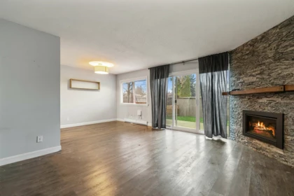 Entry Foyer Photo of 20 46689 First Avenue, Chilliwack, BC