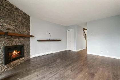 Hallway Photo of 20 46689 First Avenue, Chilliwack, BC
