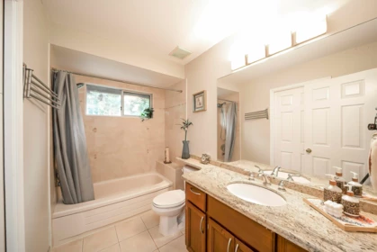 Garage Interior Photo of 14872 25a Avenue, Surrey, BC