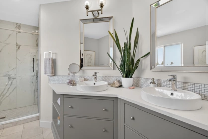 Mudroom Photo of 116 15121 19 Avenue, Surrey, BC