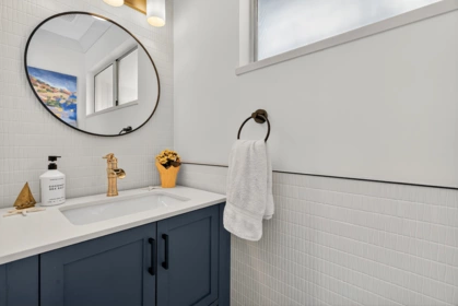 Powder Room Photo of 116 15121 19 Avenue, Surrey, BC