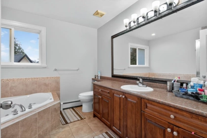 Basement Recreation Room Photo of 6418 137a Street, Surrey, BC