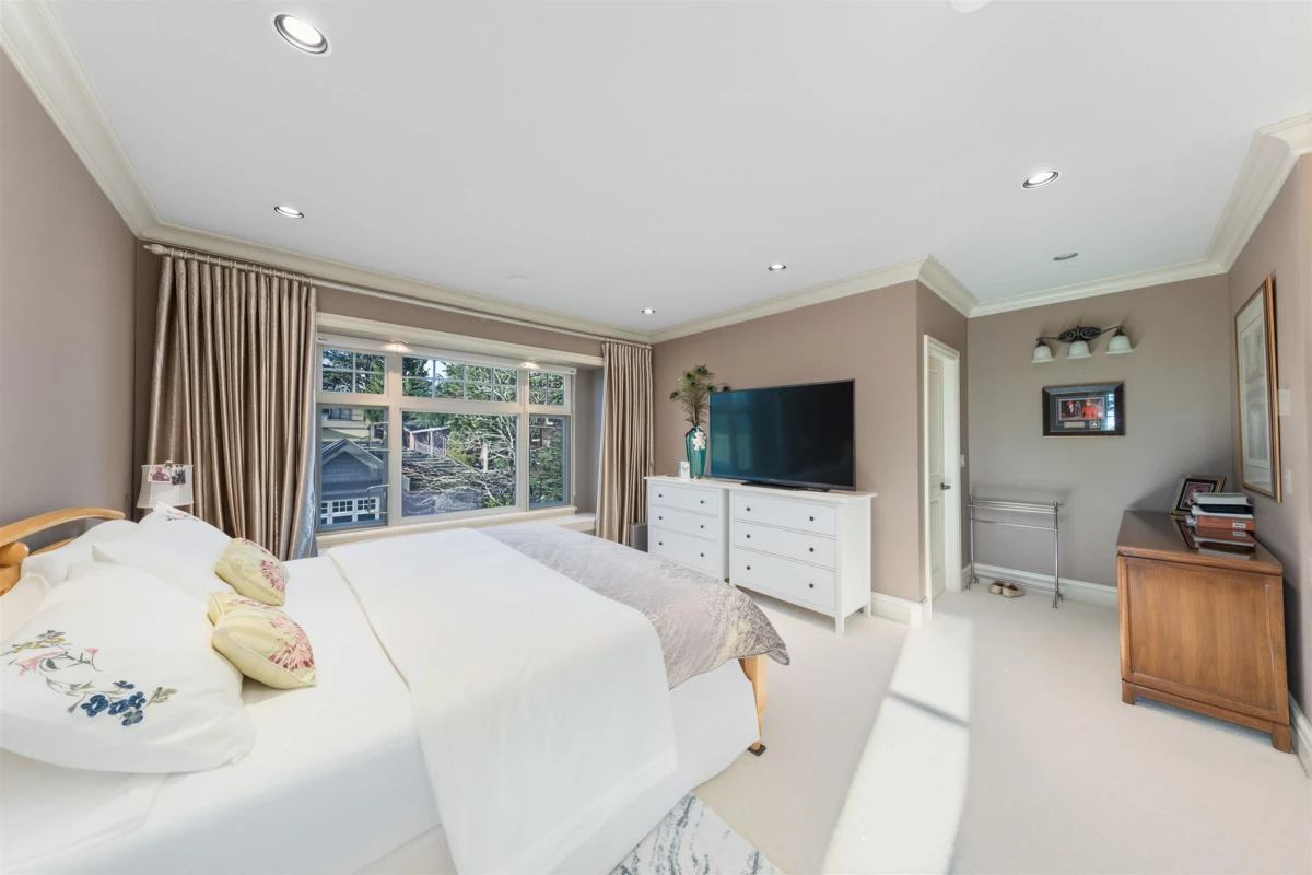 Hallway Photo of 6981 Laurel Street, Vancouver, BC