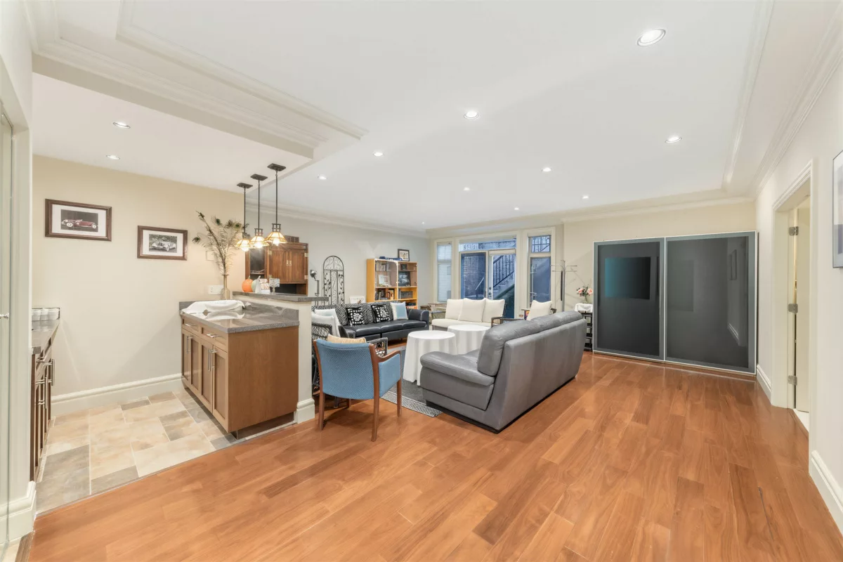 Swimming Pool Photo of 6981 Laurel Street, Vancouver, BC