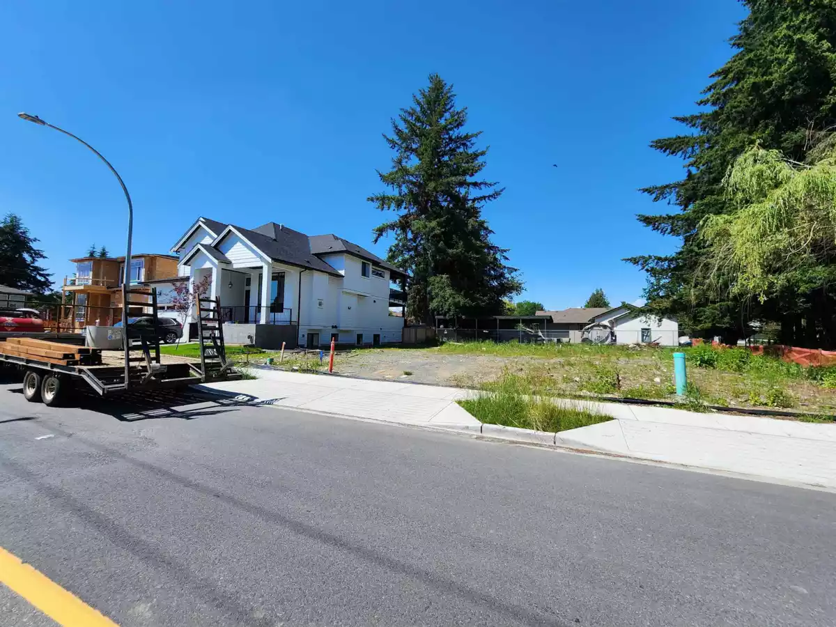 Kitchen Photo of 33987 Walnut Avenue, Abbotsford, BC