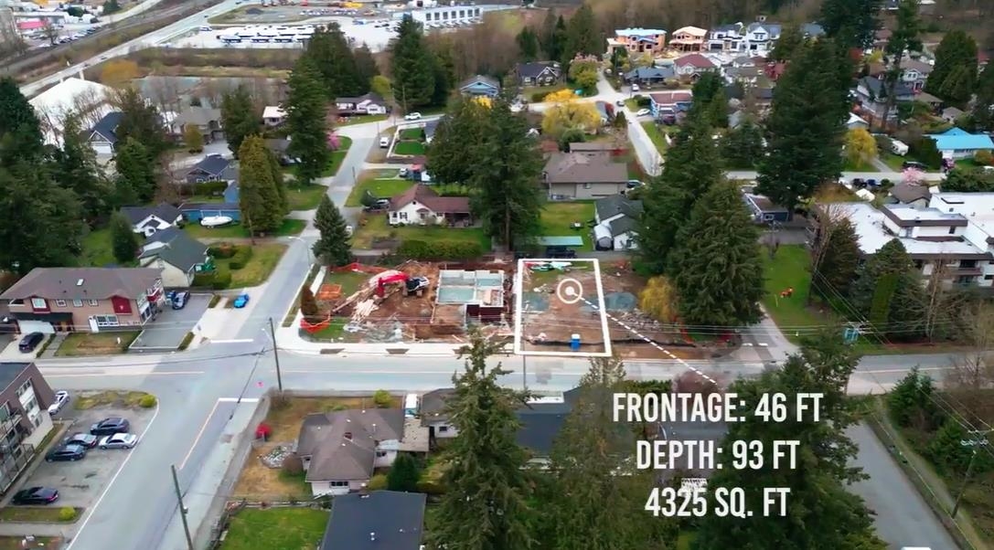 Living Room Photo of 33987 Walnut Avenue, Abbotsford, BC