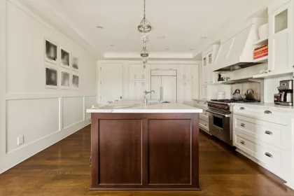 Powder Room Photo of 1398 Lawson Avenue, West Vancouver, BC
