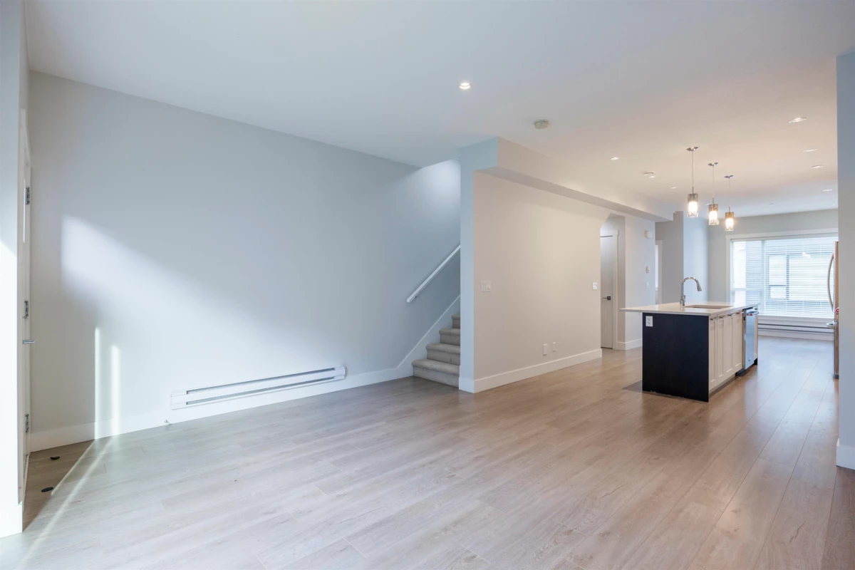 Kitchen Island Photo of 83 16336 23a Avenue, Surrey, BC