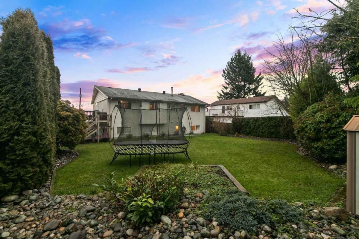 Backyard Photo of 1341 Parker Street, White Rock, BC