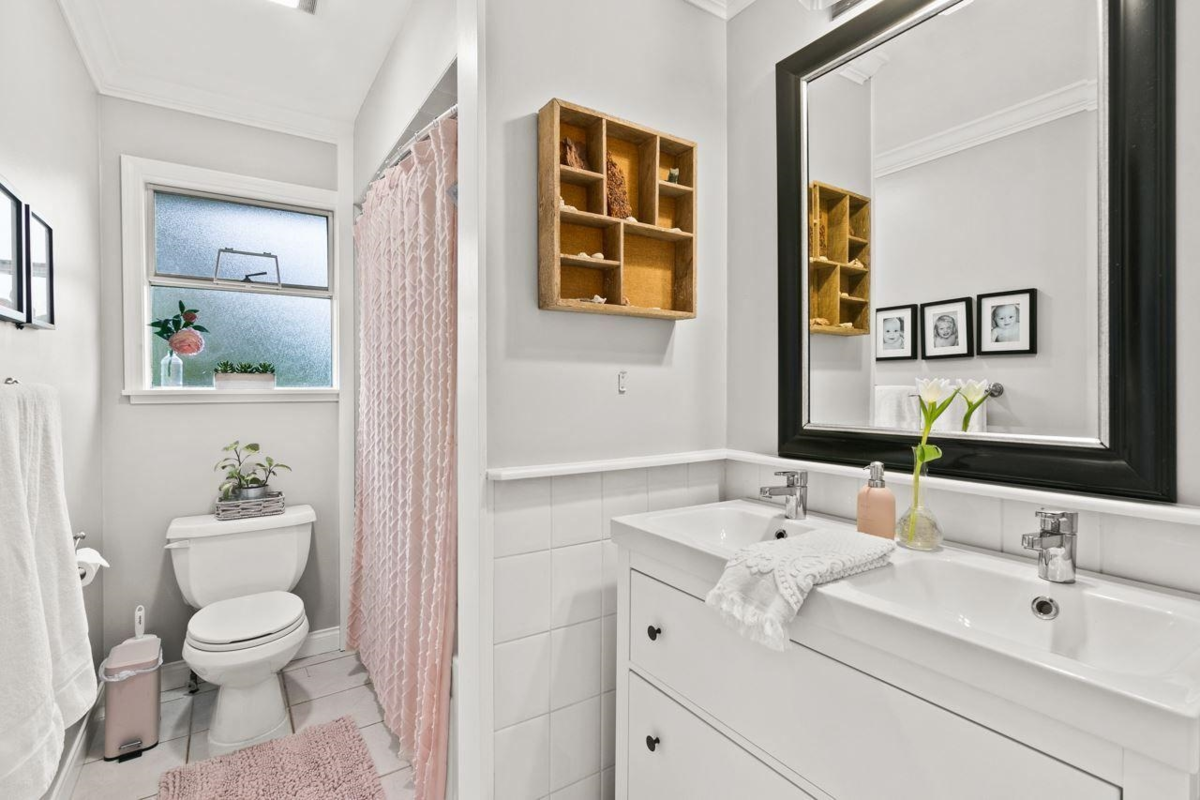 Loft / Bonus Room Photo of 1341 Parker Street, White Rock, BC