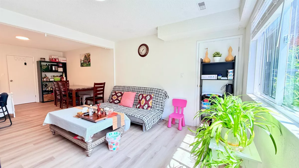 Family Room Photo of 20763 39a Avenue, Langley, BC