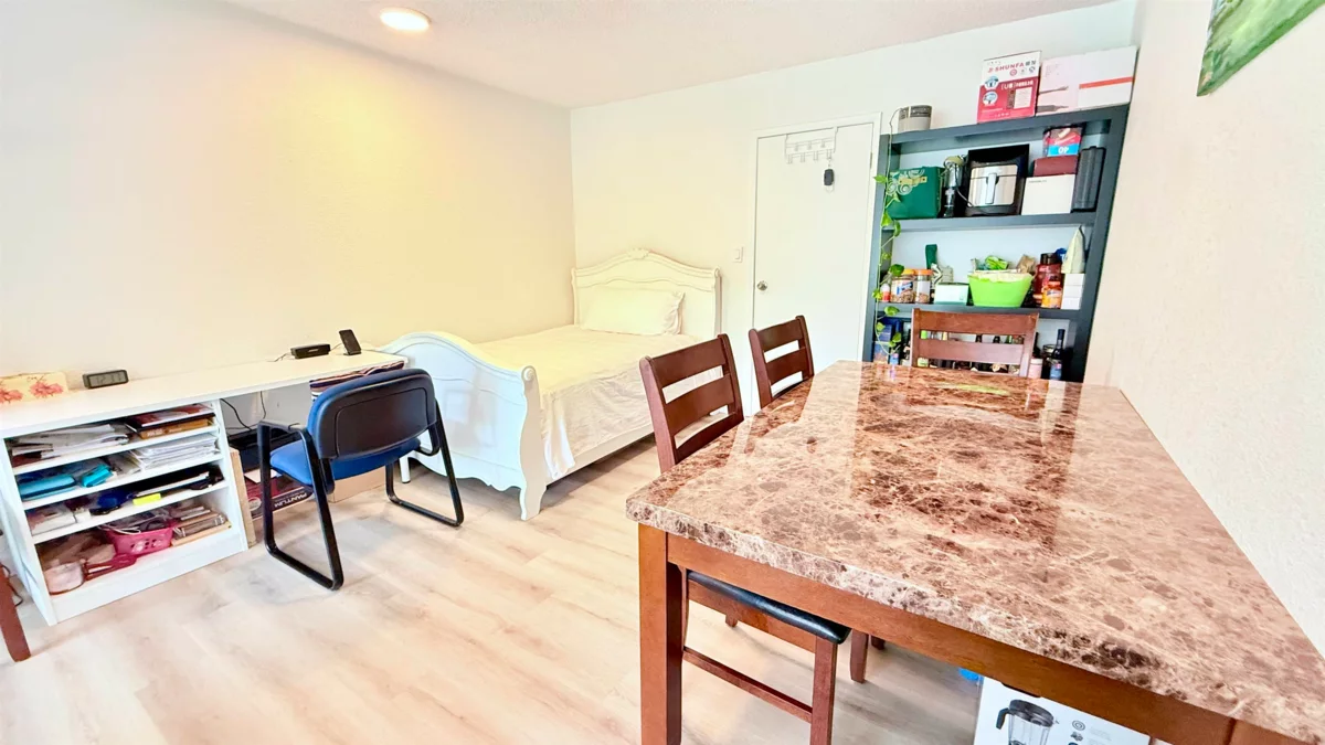 Living Room Photo of 20763 39a Avenue, Langley, BC