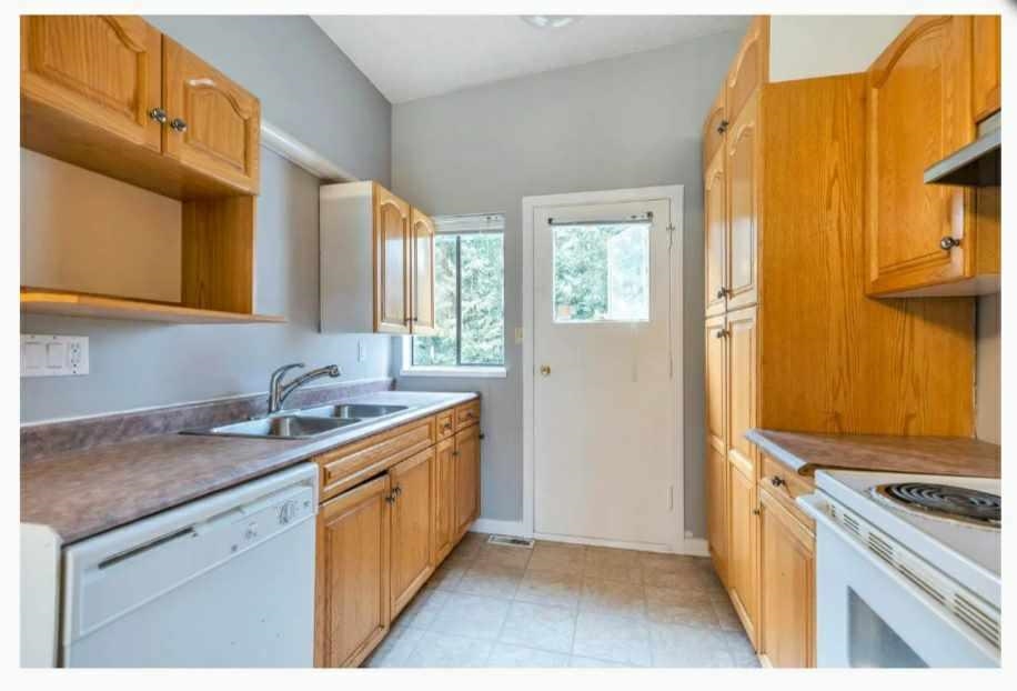 Powder Room Photo of 20763 39a Avenue, Langley, BC