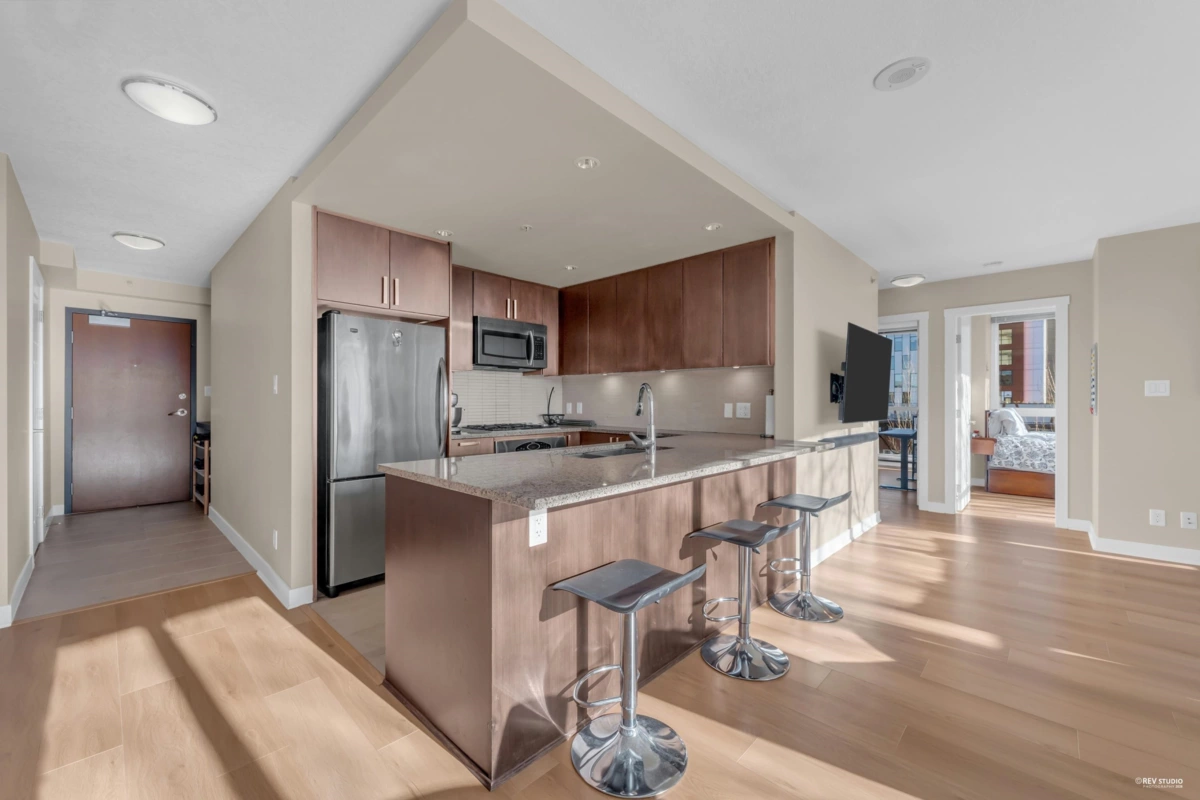 Dining Area Photo of 705 2978 Glen Drive, Coquitlam, BC