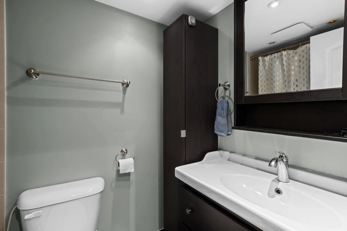 Guest Bathroom Photo of 112 9847 Manchester Drive, Burnaby, BC
