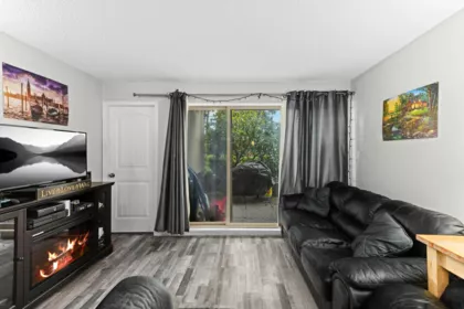 Primary Bathroom Photo of 112 9847 Manchester Drive, Burnaby, BC