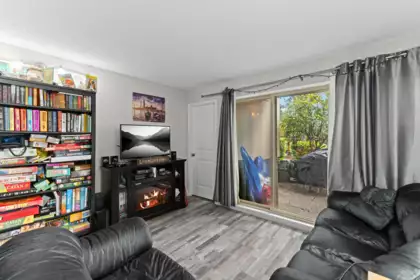 Walk-In Closet Photo of 112 9847 Manchester Drive, Burnaby, BC