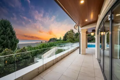Backyard Photo of 839 Eyremount Drive, West Vancouver, BC