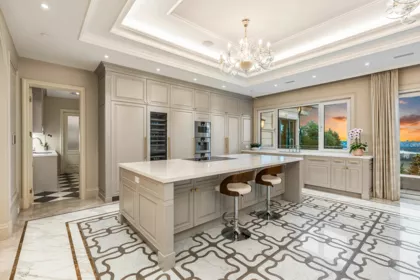 Breakfast Nook Photo of 839 Eyremount Drive, West Vancouver, BC
