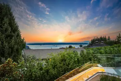 Outdoor Deck Photo of 839 Eyremount Drive, West Vancouver, BC